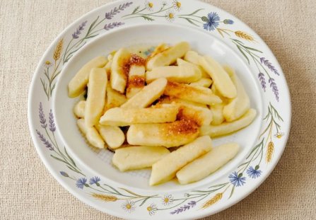 Mięciutkie pierogi leniwe z tylko dwóch składników. Takie robiła babcia!