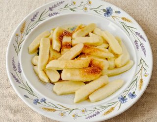Mięciutkie pierogi leniwe z tylko dwóch składników. Takie robiła babcia!