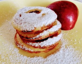 Puszyste racuszki bez drożdży, sody i proszku do pieczenia. Pyszne i delikatne jak chmurka