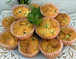 Muffiny z cukinią o smaku pizzy