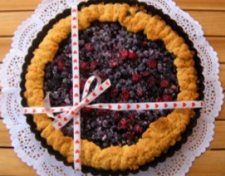 Tarta z jagodami leśnymi