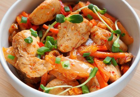 Polędwiczki z kimchi i warzywami