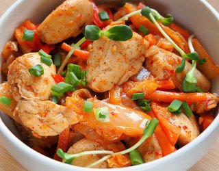 Polędwiczki z kimchi i warzywami