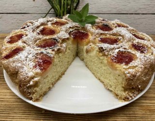 Ciasto jogurtowe z brzoskwiniami
