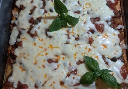 Domowa pizza  z bakłażanem