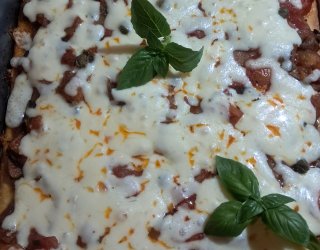 Domowa pizza  z bakłażanem