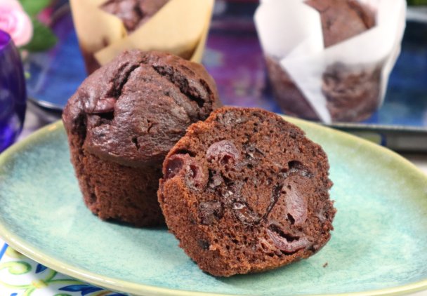 Czekoladowe babeczki z wiśniami