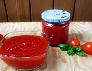 Sos pomidorowo-paprykowy