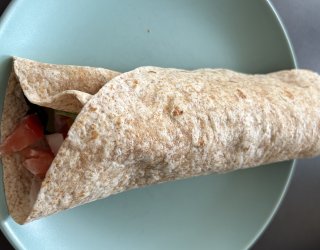 Szybki fit wrap śniadaniowy idealny na redukcję