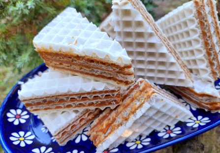 Domowe wafelki z kajmakiem