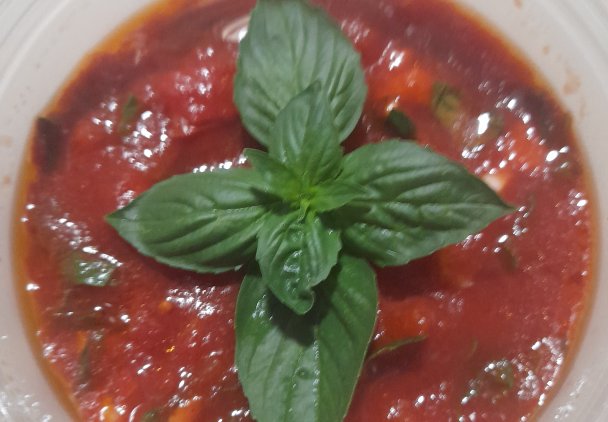 Sos do pizzy z bazylią