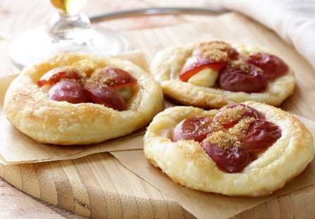 Ciasto francuskie z winogronami