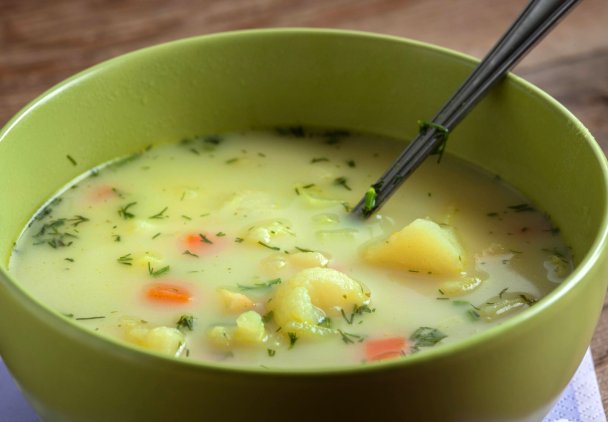 Lekka zupa kalafiorowa