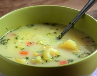 Lekka zupa kalafiorowa