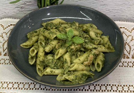 Penne ze szpinakiem i kurczakiem