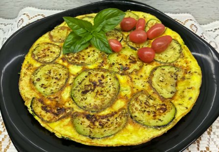 Omlet z cukinią i fetą