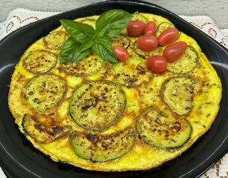 Omlet z cukinią i fetą