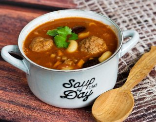 Zupa fasolowa z klopsami (danie do szybkowaru)