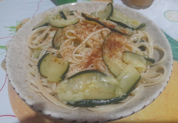 Bavette z cukinią i botargą