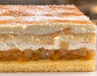 Babcina szarlotka jabłuszkowy puch na dużą blachę