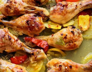 Nóżki kurczaka pieczone na ziemniakach. Dosłownie rozpływają się w ustach