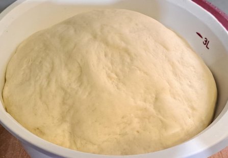 Ciasto drożdżowe na chlebek odrywany.