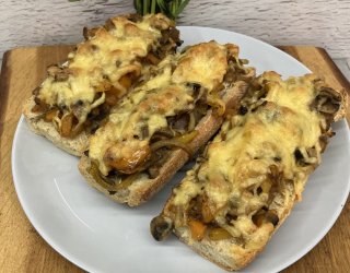 Domowe zapiekanki z pieczarkami i papryką -  idealne na kolacje