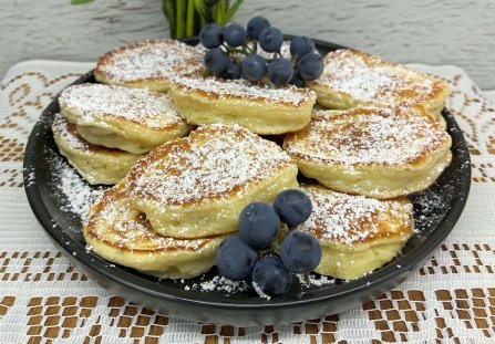 Błyskawiczne placki bananowe na kefirze – puszyste jak chmurka!