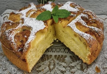 „Ciasto z gruszkami i skyrem – wilgotne, puszyste i bez wysiłku!”