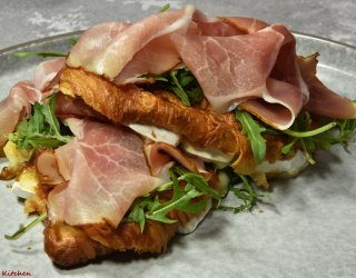 Croissant wytrawnie na ciepło