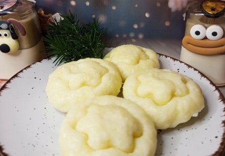 Ozdobne kluski z ziemniakami i serkiem wiejskim