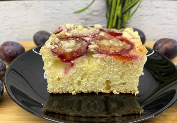 Szybkie ciasto ze śliwkami na dużą blachę