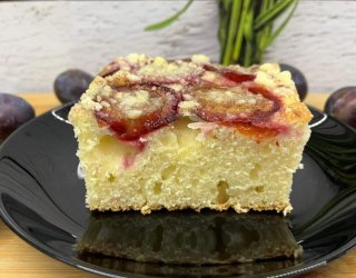 Szybkie ciasto ze śliwkami na dużą blachę