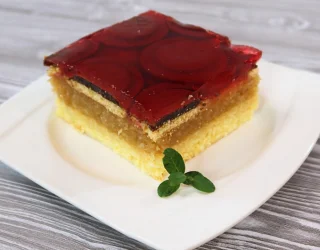 Szarlotka z delicjami i galaretką