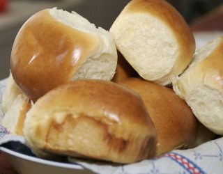 Gdy robię te bułeczki maślane, cała rodzina się zajada. Wkładam dzieciom do śniadaniówki