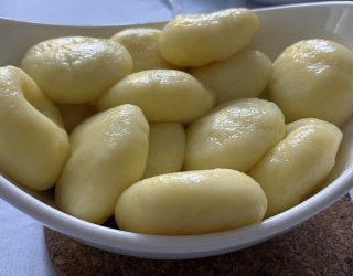 Gumiklyjzy, czyli kluski śląskie - prosty przepis z metodą na 4 części