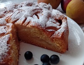 Babka ucierana z jabłkami