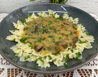 Podgrzybki w Śmietanie – Prosty Przepis na Pyszne Leśne Grzyby!