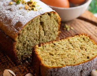 Niezwykle wilgotna babka limonkowa z dodatkiem pistacji. Robię i patrzę jak znika w mgnieniu oka