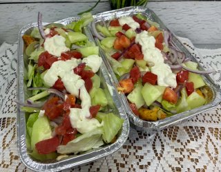Domowy kapsalon w keksówkach – pyszny obiad z piekarnika